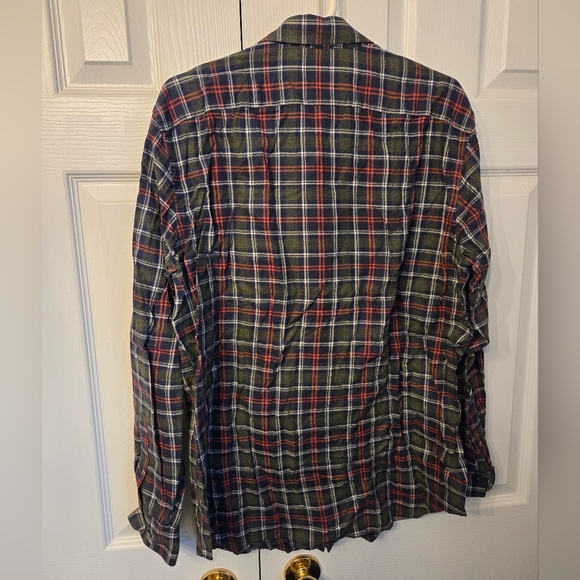 (L) Banana Republic Lightweight Flannel Shirt - Picture 2 of 5